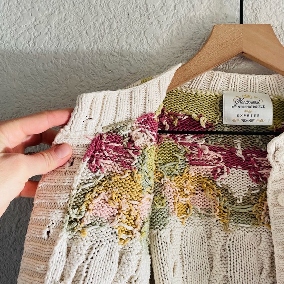 Handknitted VIntage Express Floral Cream Cardigan Sweater - Picture 9 of 16